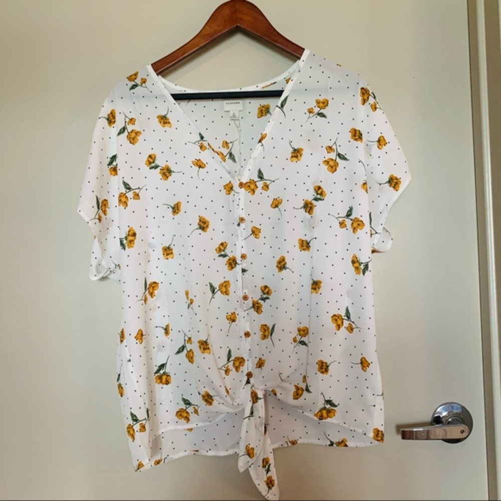 NWT Pleione Floral Blouse